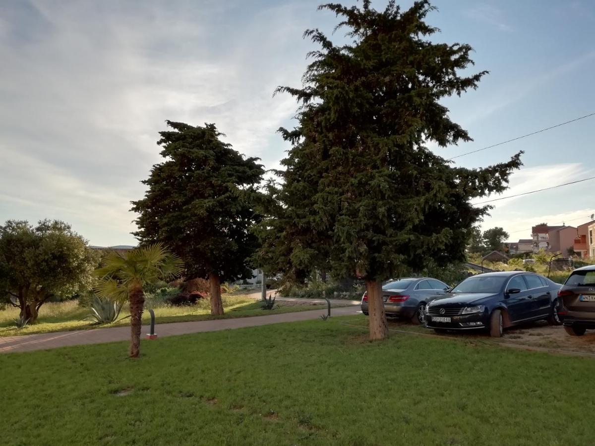 Villa „Drei Palmen“ Sveti Filip i Jakov Exterior foto