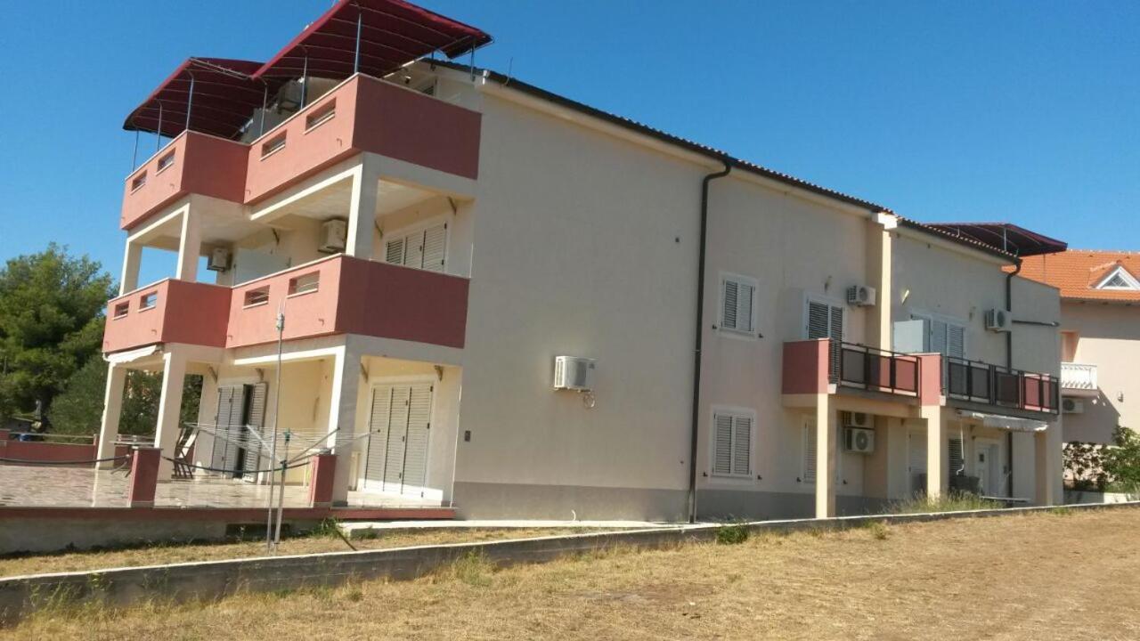 Villa „Drei Palmen“ Sveti Filip i Jakov Exterior foto